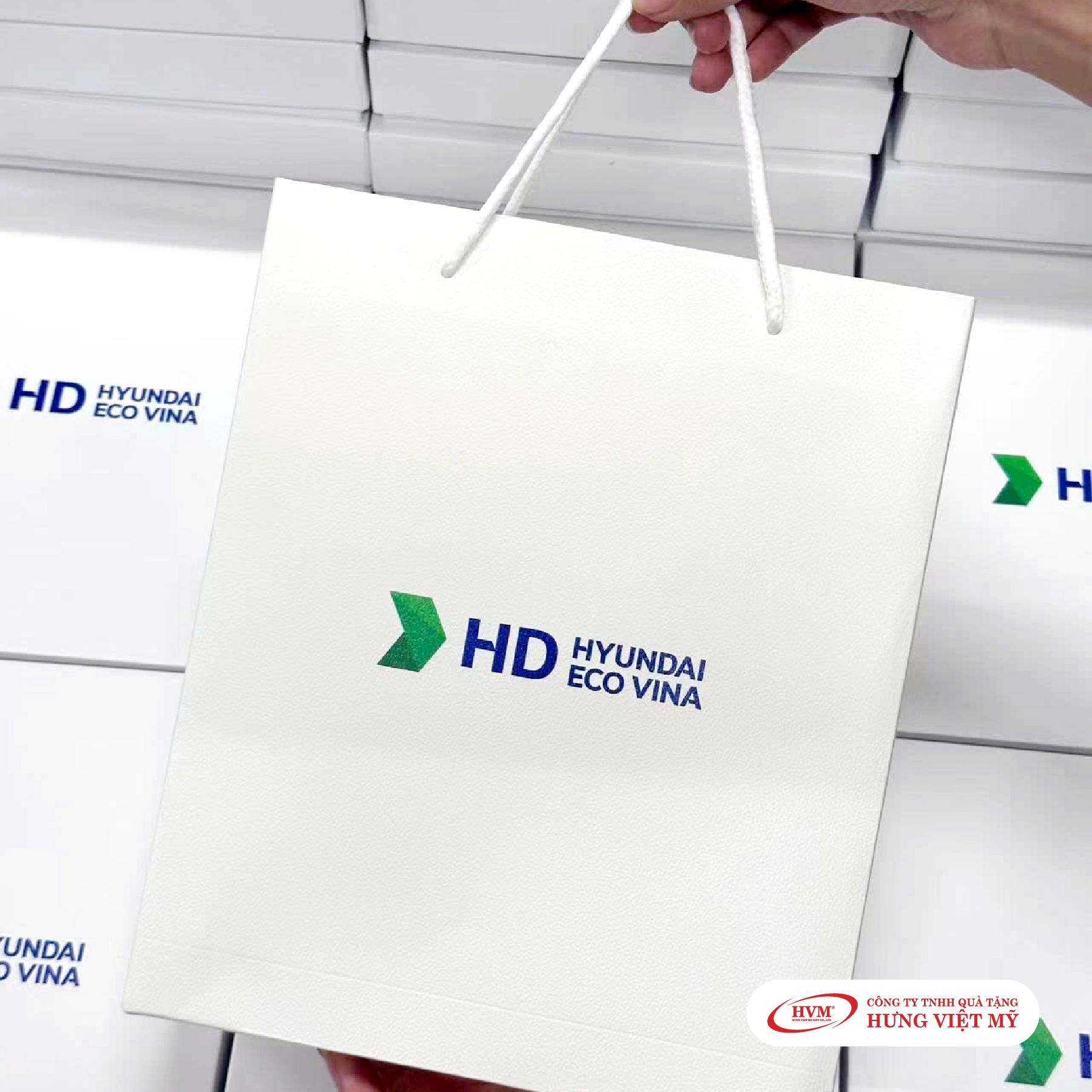 GS 014 - GIFTSET (Pin Sạc + Dây Cáp Sạc + Củ Sạc)