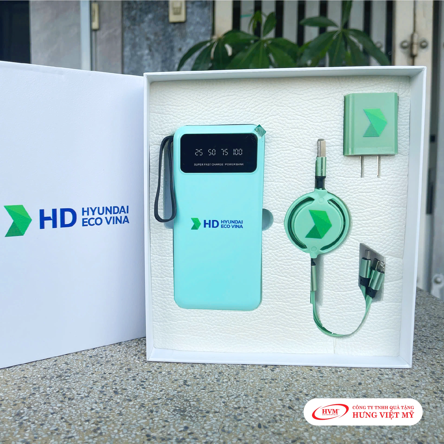 GS 014 - GIFTSET (Pin Sạc + Dây Cáp Sạc + Củ Sạc)