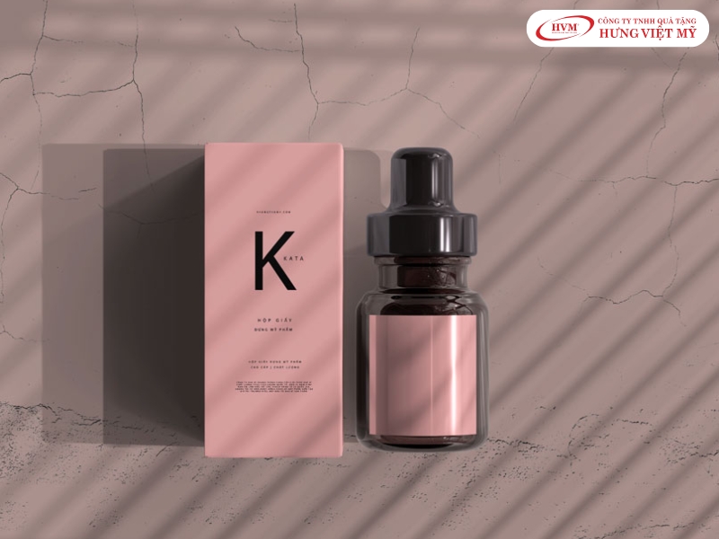 Thiết kế vỏ hộp mỹ phẩm tông màu pastel nhẹ nhàng giúp nâng cao trải nghiệm unboxing.