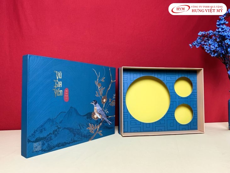 Mẫu hộp carton cứng đựng yến sào, nhân sâm phối họa tiết truyền thống trang trọng.