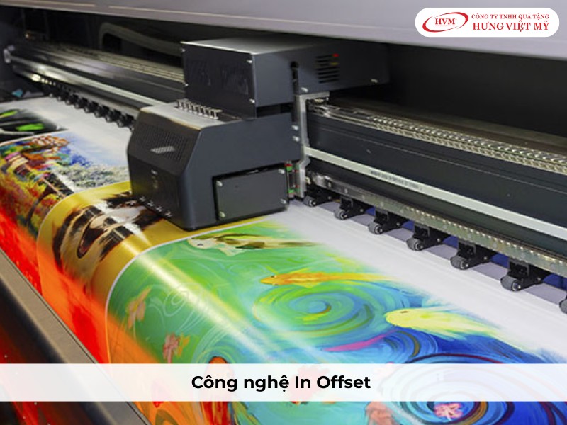 Hệ thống máy in Offset khép kín giúp thành phẩm bao bì đạt độ chuẩn màu sắc cao nhất.