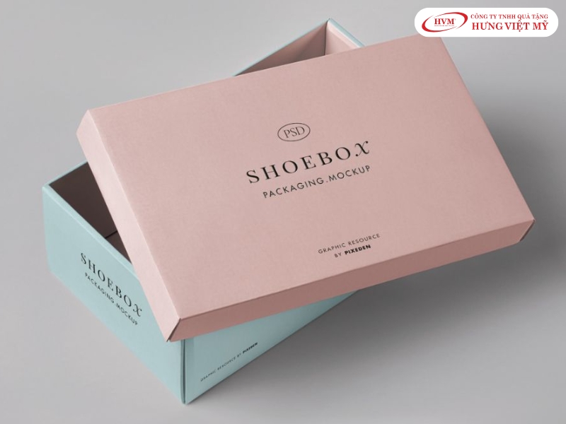 Mẫu hộp giấy đựng giày dép được thiết kế vừa vặn, giữ form dáng sản phẩm tinh tế.