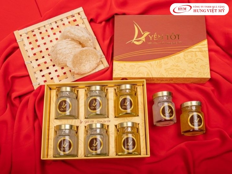 Hộp đựng yến sào cao cấp với không gian rộng rãi, sang trọng cho các set quà tặng kèm phụ kiện.