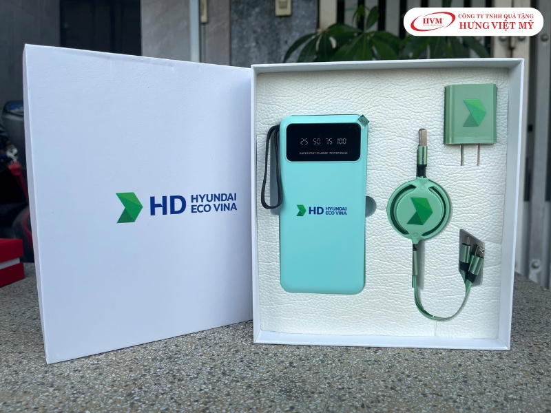 Cấu trúc hộp bao gồm phần đáy chứa sản phẩm và phần nắp bao phủ chắc chắn bên ngoài.