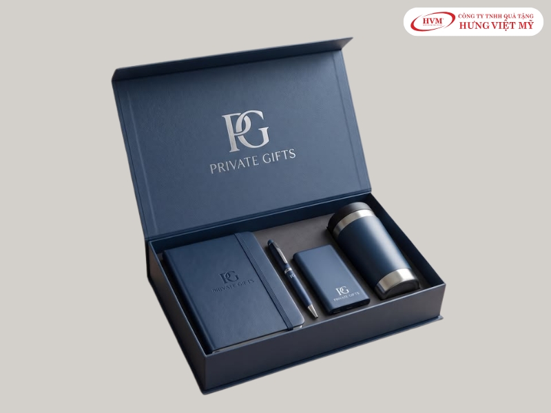 Kết cấu hộp cứng nam châm vuông vức chắc chắn giúp bảo vệ tối đa sản phẩm quà tặng VIP bên trong.