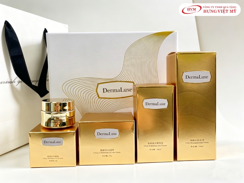Hộp giấy ép kim vàng cho set dưỡng da thuộc phân khúc cao cấp