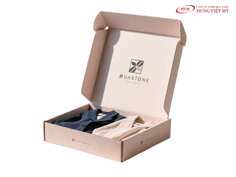 Mẫu hộp nắp gài đựng quần áo phù hợp cho shop online đóng gói số lượng lớn mỗi ngày.