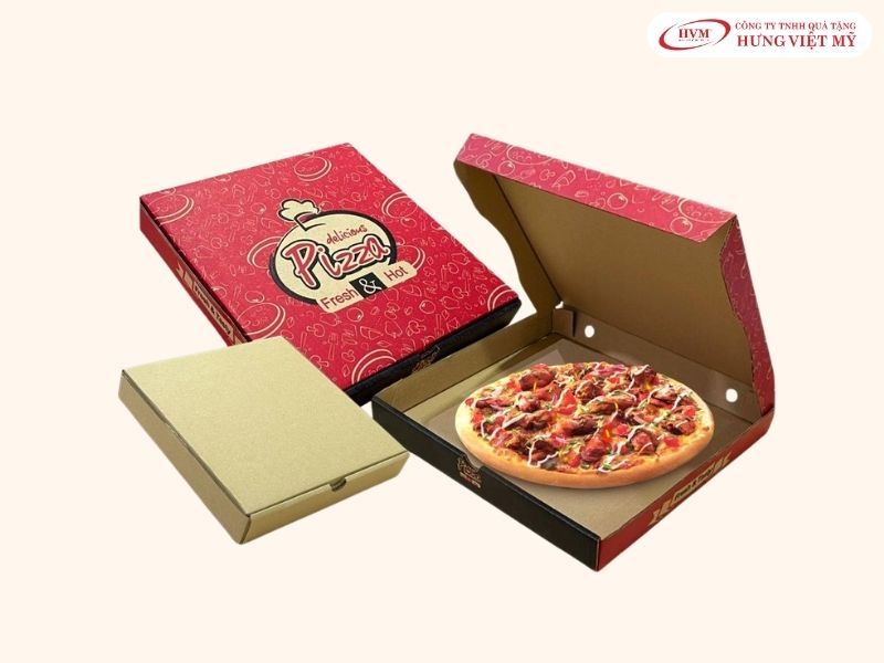 Mẫu hộp nắp gài vuông mỏng bồi giấy Kraft mộc mạc đựng bánh pizza.