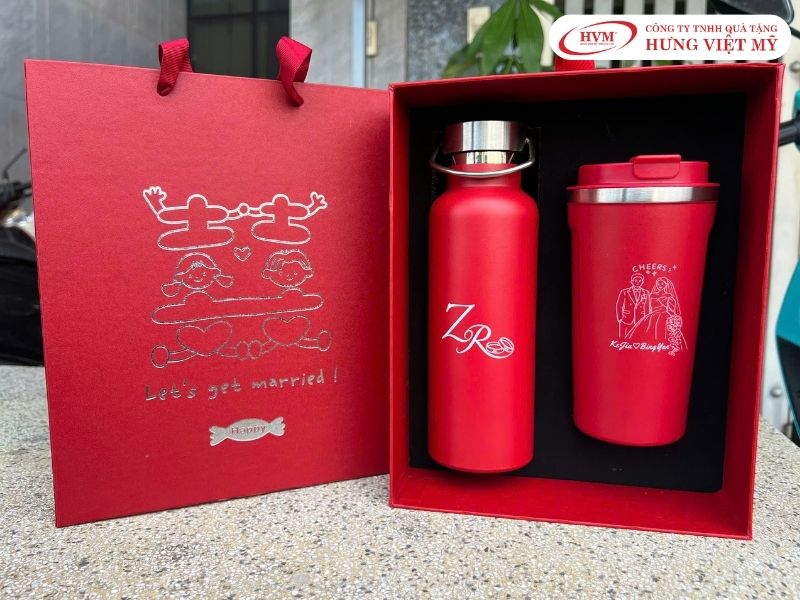 Hộp giấy có quai xách đựng quà cưới sản xuất tại Hưng Việt Mỹ