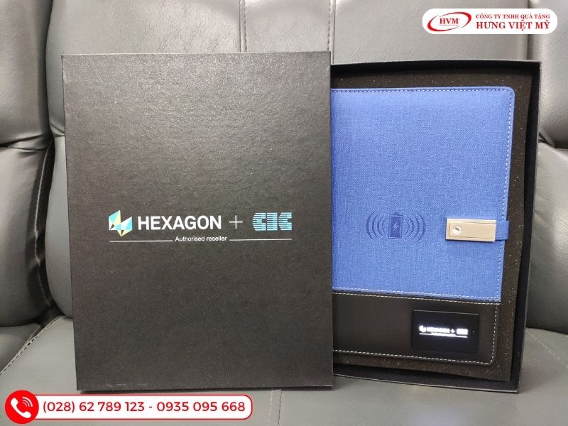 Sổ sạc đa năng tích hợp ghi chép và sạc pin, món quà 20/10 mới lạ cho doanh nghiệp.