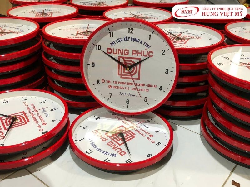 Đồng hồ treo tường in logo làm quà tặng đối tác, khách hàng