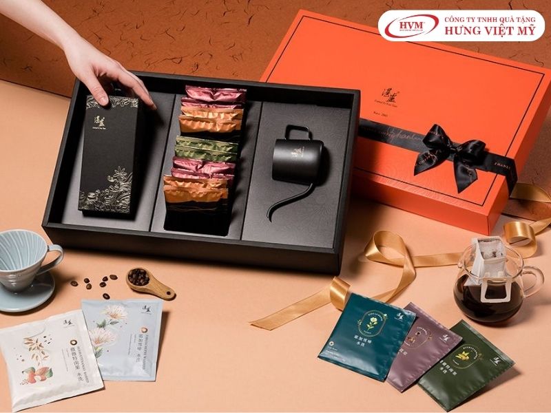 Hộp quà đặc sản cà phê kèm ly tặng đối tác, khách hàng