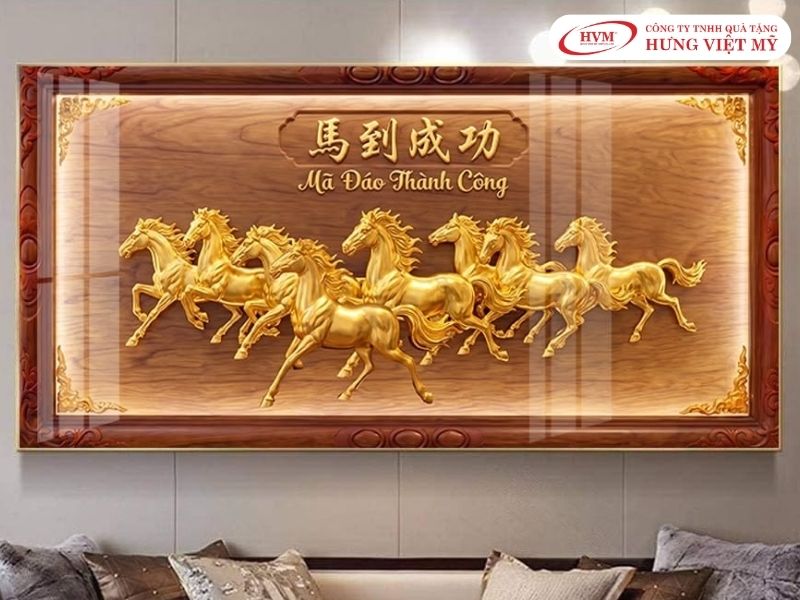 Tranh phong thủy mạ vàng Mã Đáo Thành Công tặng đối tác, khách hàng