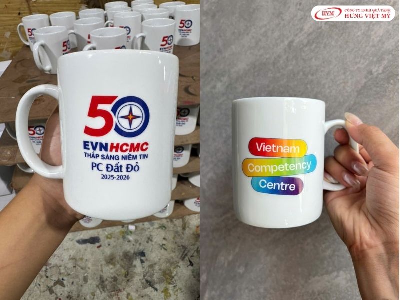 Ly sứ trắng in logo và slogan sự kiện bền đẹp với giá thành tối ưu tại xưởng.