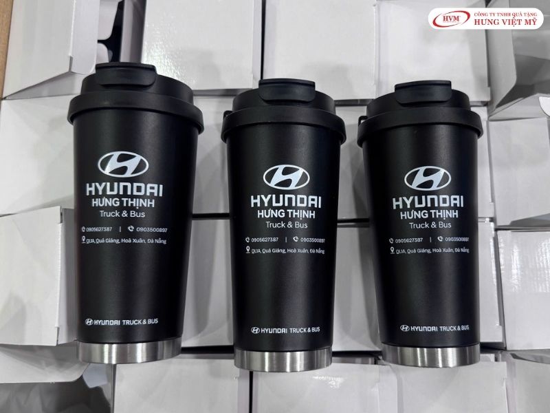 Ly giữ nhiệt miệng rộng giữ lạnh cà phê cả ngày, rất được nhân viên văn phòng ưa chuộng sử dụng.