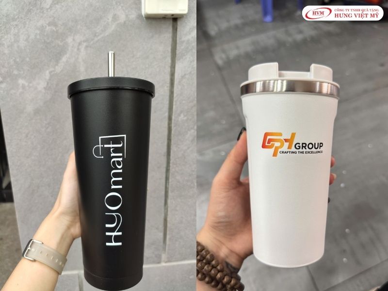 Ly giữ nhiệt in logo phối màu theo bộ nhận diện thương hiệu.