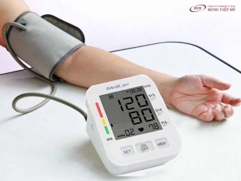 Máy đo huyết áp điện tử bắp tay in logo làm quà tặng ngành dược phẩm cho nhà thuốc