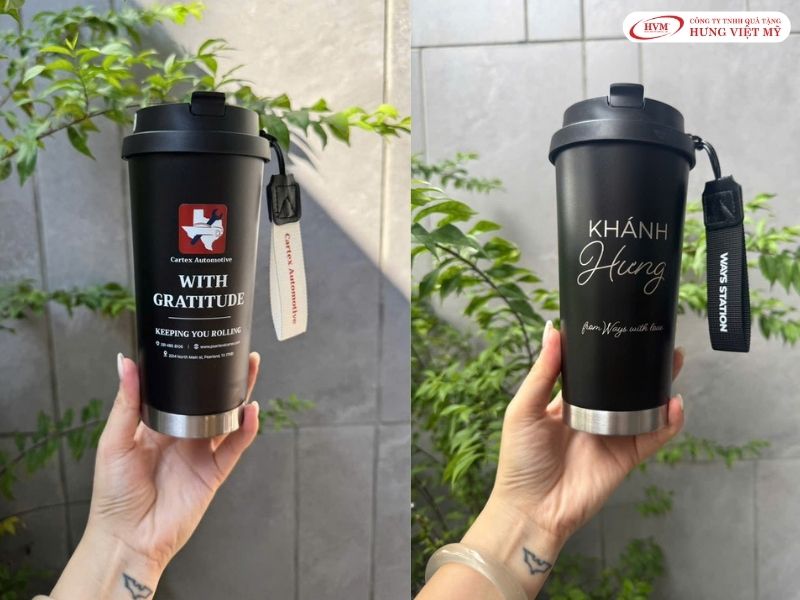 Bình giữ nhiệt ruột inox 304 in logo bền đẹp, hỗ trợ thói quen sống xanh của khách lưu trú.