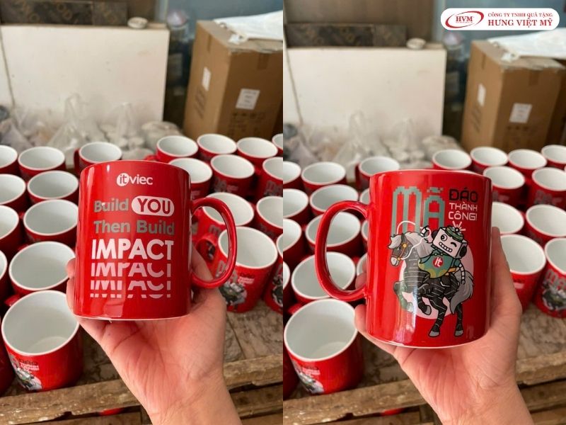 Cốc sứ đặt theo cặp kèm hộp giấy in thương hiệu dùng cho chương trình tri ân.