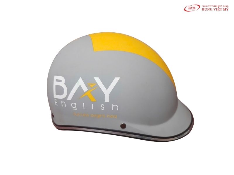 Mũ bảo hiểm nửa đầu vỏ nhựa ABS in logo, truyền tải trực tiếp thông điệp an toàn.