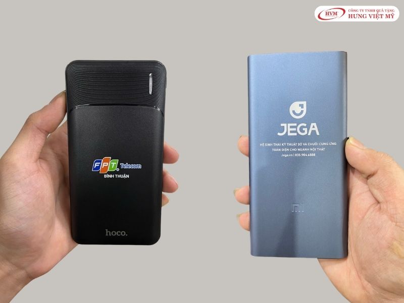 Pin sạc dự phòng 10.000mAh vỏ nhôm khắc logo, phù hợp nhóm khách hàng trẻ.