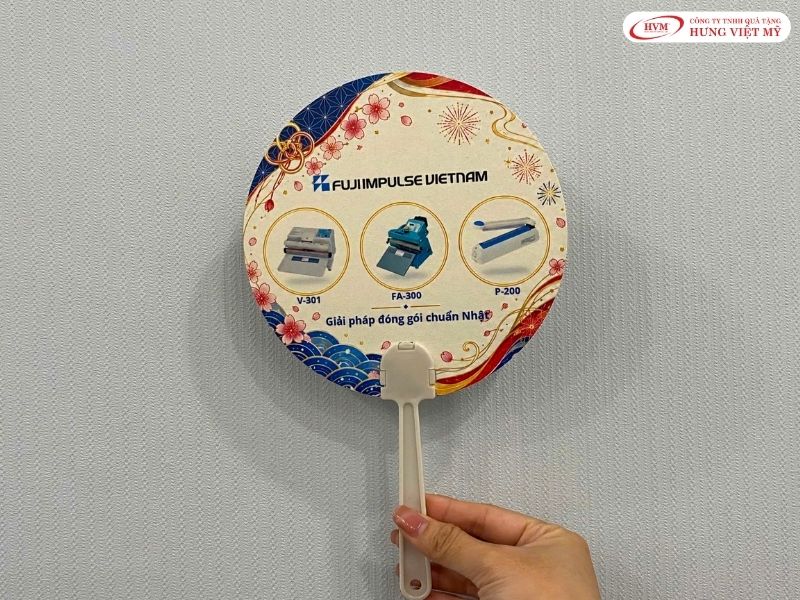 Quạt cầm tay pin sạc nhỏ gọn làm mát tức thì, là quà tặng sự kiện mùa hè được yêu thích.