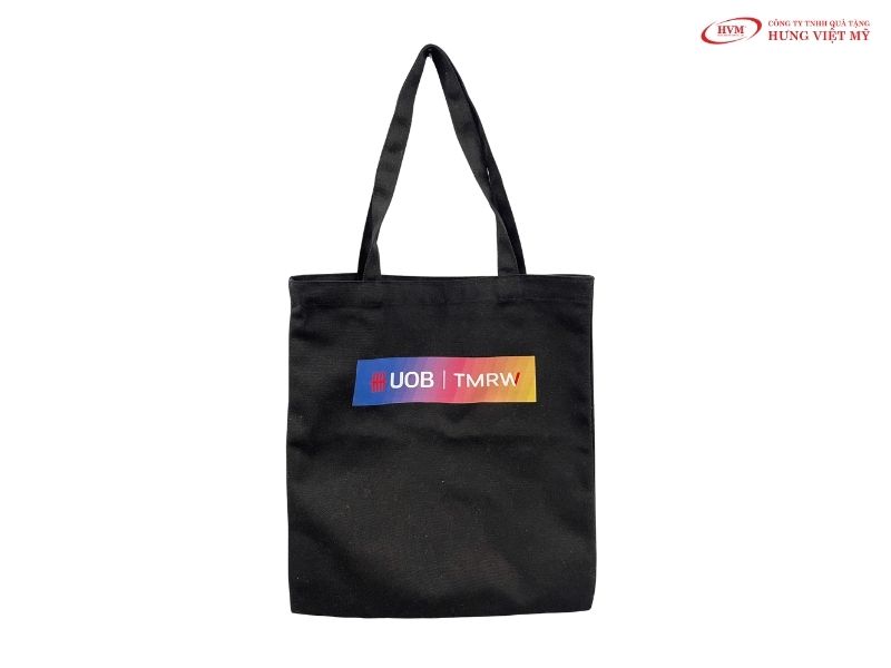 Túi vải canvas in logo phù hợp làm quà tặng tại hội nghị khách hàng.