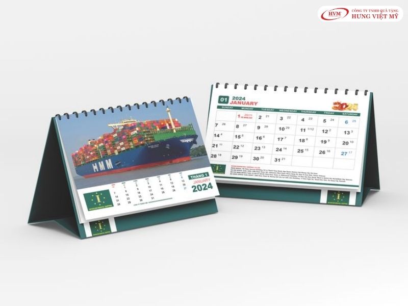 Lịch Tết để bàn tích hợp khung ghi chú tiện ích, hiện diện suốt 365 ngày trên bàn làm việc.