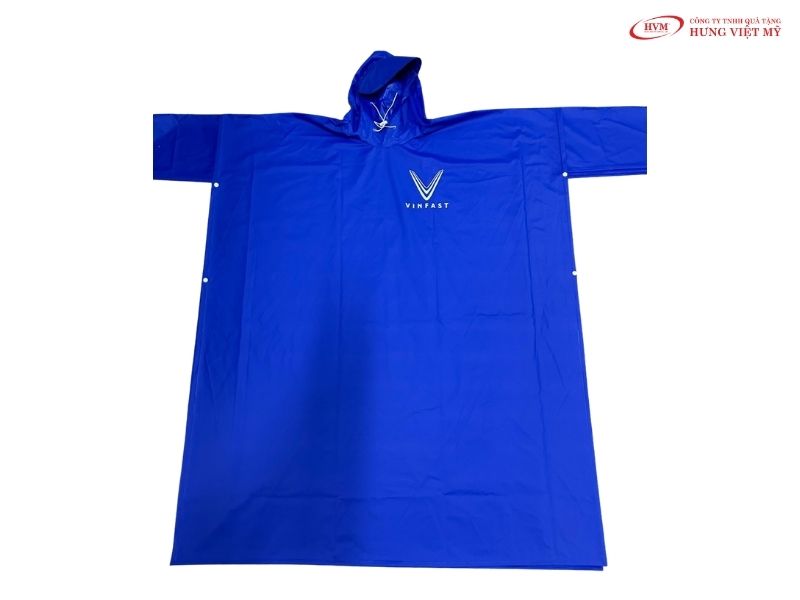 Áo mưa cánh dơi vải nhựa chống thấm in logo lớn mặt lưng, món quà tặng sự kiện in logo gần gũi với người đi đường.