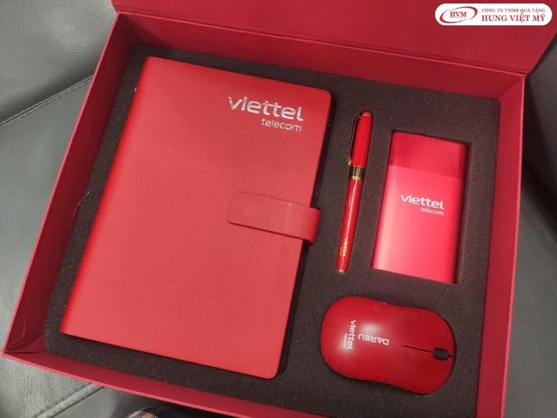 Giftset văn phòng gồm sổ tay, bút ký và bình giữ nhiệt đóng chung hộp in logo