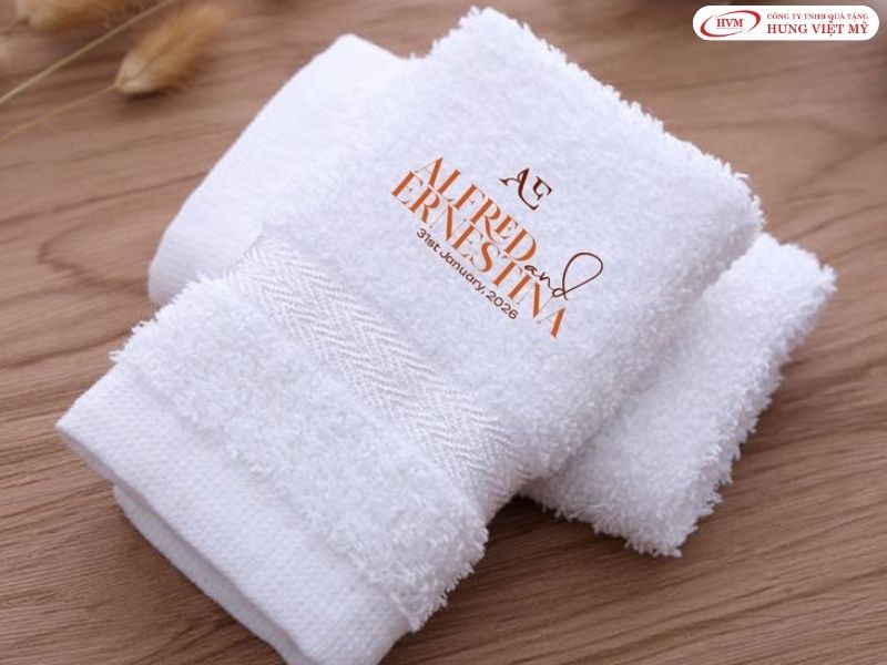 Khăn mặt cotton thêu logo, quà tặng khách du lịch thiết thực cho tour biển và nghỉ dưỡng.