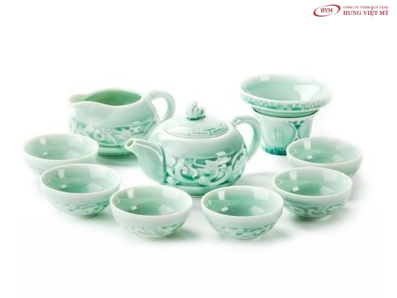 Bộ ấm trà gốm sứ men trơn, quà tặng ý nghĩa cho bác sĩ lớn tuổi