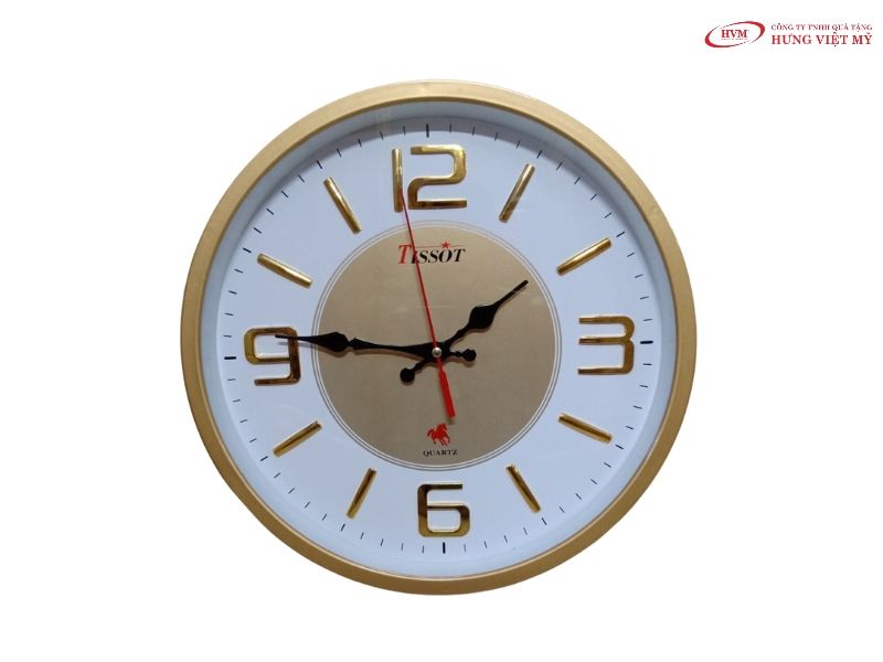 Đồng hồ treo tường in logo đặt tại văn phòng ban chỉ huy công trường.